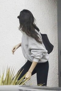 kendall-jenner-in-casual-outfit-los-angeles-02-04-2024-3.jpg