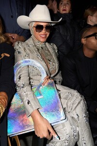 launchmetrics-beyonce-luar-cel-f24-033-65cd0d45e452a.jpg