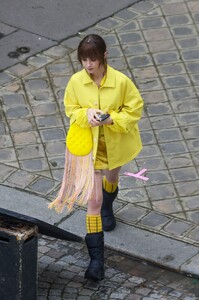 lily-collins-on-the-set-of-emily-in-paris-in-paris-02-16-2024-5.jpg