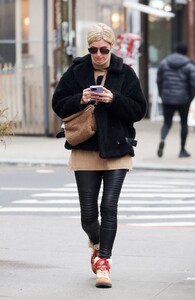 nicky-hilton-street-style-new-york-01-22-2024-2.jpg