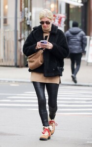 nicky-hilton-street-style-new-york-01-22-2024-3.jpg