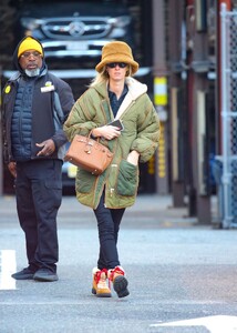 nicky-hilton-street-style-new-york-02-05-2024-0.jpg