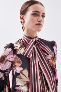 petite-floral-printed-woven-top--2.jpeg