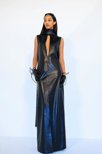 pfw_f23_backstage_givenchy_acielle_012.thumb.jpg.eb59e50fc4c128ff298776b420763b27.jpg