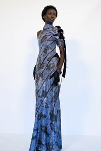 pfw_f23_backstage_givenchy_acielle_025.thumb.jpg.6779ece83887b334a5b7287584956d04.jpg