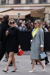 reese-witherspoon-and-ava-phillippe-arriving-at-fendi-haute-couture-week-in-paris-01-25-2024-4.jpg
