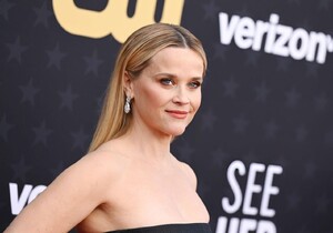 reese-witherspoon-at-critics-choice-awards-2024-7.jpg