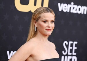 reese-witherspoon-at-critics-choice-awards-2024-8.jpg