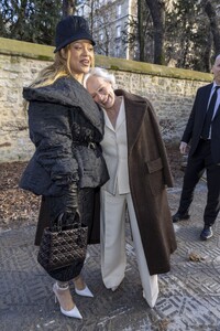 rihanna-christian-dior-show-at-paris-fashion-week-01-22-2024-10.jpg