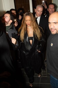 rihanna-leaving-the-siena-restaurant-in-paris-01-22-2024-5.jpg