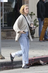 rumer-willis-in-casual-outfit-in-los-angeles-02-14-2024-4.jpg