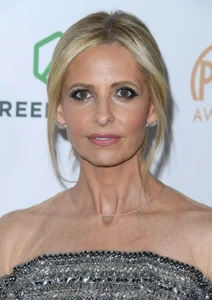 sarah-michelle-gellar-at-35th-annual-producers-guild-awards-in-hollywood-02-25-2024-1.webp