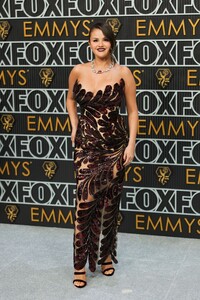 selena-gomez-2024-primetime-emmy-awards-4.jpg