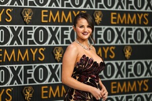 selena-gomez-2024-primetime-emmy-awards-6.jpg