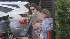 selena-gomez-and-her-sister-gracie-leaving-nobu-in-malibu-01-30-2024-1.jpg