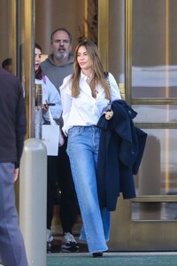 sofia-vergara-out-in-beverly-hills-02-13-2024-1.jpg