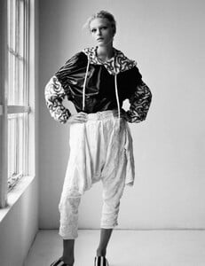 vogue-paris-february-2016_by_alasdair-mclellan_(15).thumb.jpg.af70b7d08541775da78f03133afb20ea.jpg