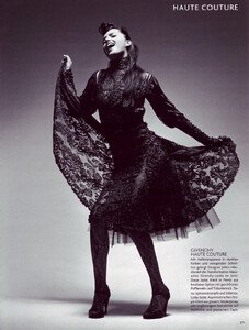 vogue germany oct 2003 (2).jpg