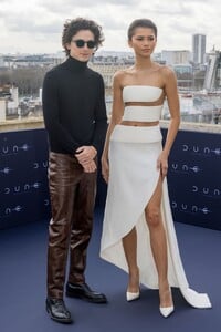 zendaya-dune-2-photocall-in-paris-02-12-2024-11.jpg