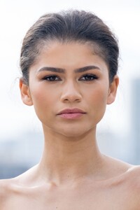 zendaya-dune-2-photocall-in-paris-02-12-2024-7.jpg