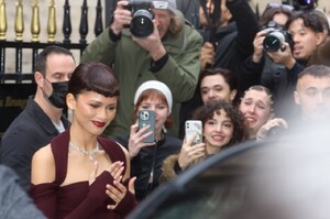 zendaya-outside-fendi-show-at-paris-fashion-week-01-25-2024-1.jpg