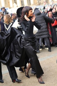 zendaya-schiaparelli-haute-couture-show-at-paris-fashion-week-01-22-2024-0.jpg