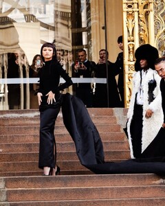 zendaya-schiaparelli-haute-couture-show-at-paris-fashion-week-01-22-2024-10.jpg
