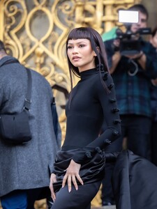 zendaya-schiaparelli-haute-couture-show-at-paris-fashion-week-01-22-2024-13.jpg