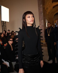 zendaya-schiaparelli-haute-couture-show-at-paris-fashion-week-01-22-2024-9.jpg