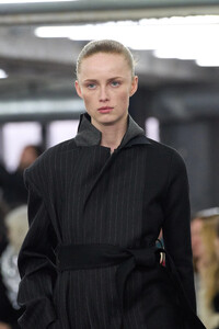 00001-sacai-fall-2023-ready-to-wear-detail-credit-gorunway.thumb.jpg.b5967d876f15d037bdcb9f8e46922201.jpg