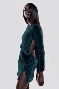 00023-j6-fall-2023-ready-to-wear-credit-brand.thumb.jpg.c3a94989c99d800228d1b0355b6f28f4.jpg