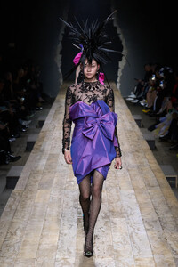 00037-moschino-fall-2023-ready-to-wear-credit-gorunway.thumb.jpg.c08e697106d96de60981fd8ecfa84dd0.jpg