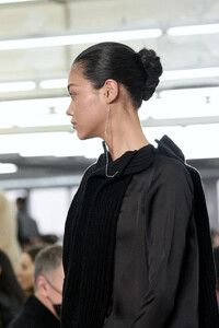 00044-sacai-fall-2023-ready-to-wear-detail-credit-gorunway.thumb.jpg.d33d31bc491e6969d7f3e2780fc39c5b.jpg