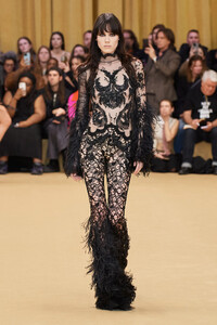 00052-roberto-cavalli-fall-2023-ready-to-wear-credit-gorunway.thumb.jpg.fae6923c81e0b13111f55ffffd4b5d0e.jpg