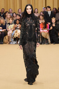 00053-roberto-cavalli-fall-2023-ready-to-wear-credit-gorunway.thumb.jpg.ace82d1be2a9e76b72a0393be1f5d8a6.jpg