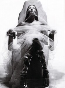 14619_allure_ap07_prime_time_06_122_1104lo.thumb.jpg.8e1c1e8e87c7d0fd16626e1af03327c0.jpg