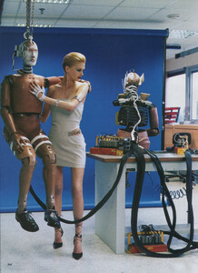 1997-10-Vogue-US-KB-2.jpg