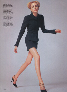 1997-7-Vogue-US-KB-3.jpg