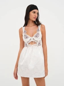 231005_BC_FLL_SP24_VS_SKSP1864-WHITE_PINK_0042_V1.webp