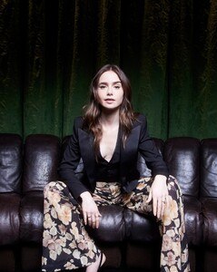 450993309_lily-collins.jpg