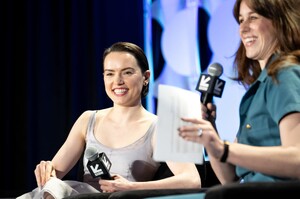 452619576_daisy-ridley-011.jpg