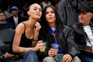 453170138_gty-hollywoodfan-3.jpg
