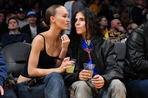 453170139_gty-hollywoodfan-4.jpg
