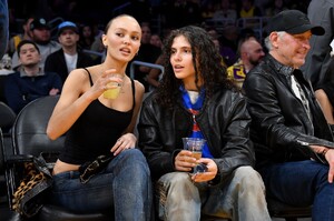 453170142_gty-hollywoodfan-5.jpg