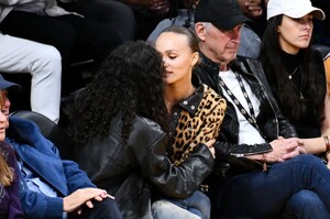 453170196_gty-hollywoodfan-19.jpg