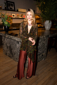 453511423_dianna-agron-01.jpg
