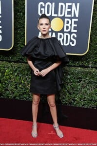 61169656_millie-bobby-brown-golden-globe-awards_-red-carpet-7-jan-2018-39.jpg