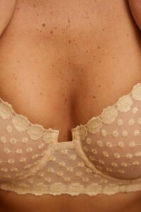 66388af7-9f11-4267-b9fc-67d305217e7b_yse-soutien-gorge-corbeille-autour-de-moi-ivoire3 (1).jpg