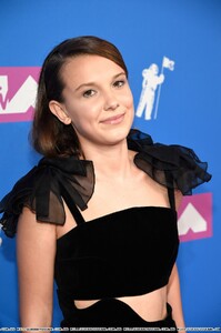 79259768_millie-bobby-brown-2018-mtv-video-music-awards-8-20-2018-6.jpg