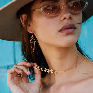 AMIRA_Earring_1.webp